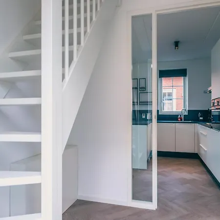 Sustainable Water With Dishwasher, By A * Medemblik