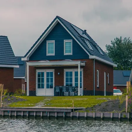 Villa Sustainable Water With Dishwasher, By A Medemblik
