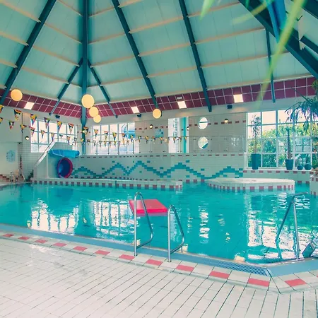 Sustainable Water With Dishwasher, By A Villa Medemblik